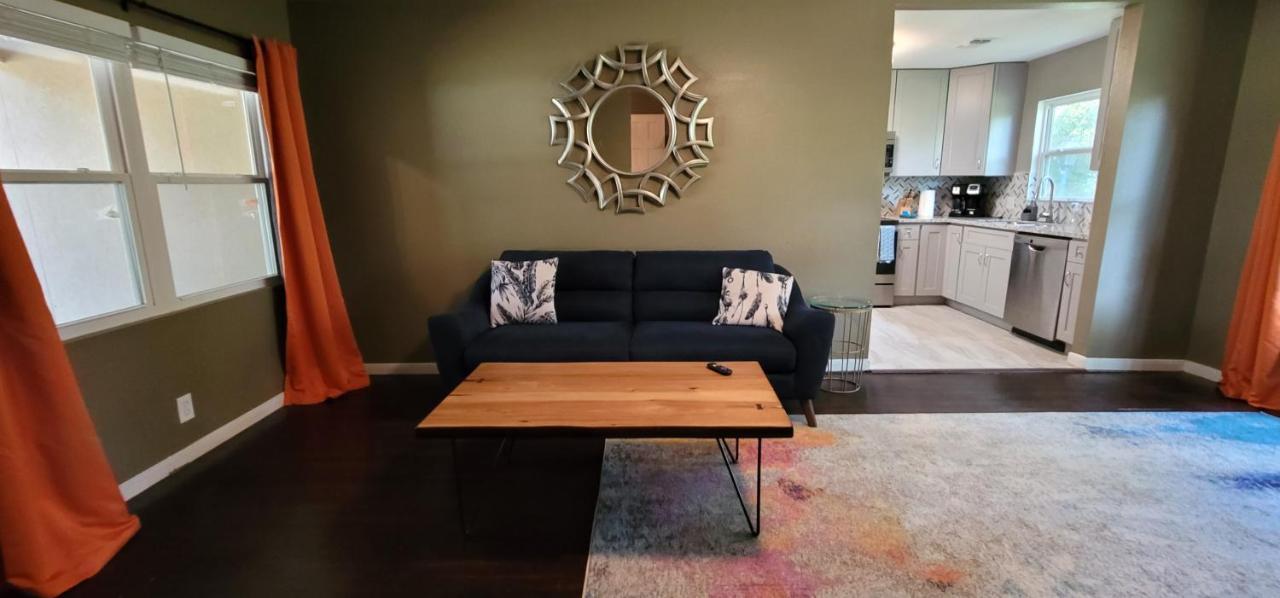 Rebecca Street House - Close To Med Center, Downtown, Nrg Houston Bagian luar foto